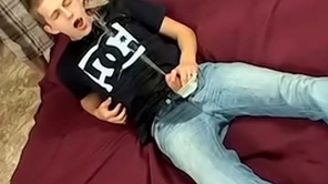 Kelly cooper receives blowjob from peeing uncaring kayden daniels
