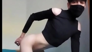Femboy sticks a vibrator far his irritant
