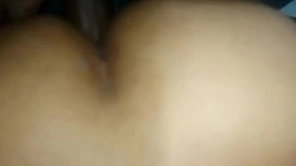 Negão brocador enchendo o cú do novinho da comunidade de leite sem capa.