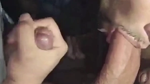 Mamei e dei para três dotados no cinema pornô - full overheated