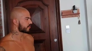 O primo chegou de viagem e foi de pau duro não resistir e transamos gostoso (@jhonramosof)
