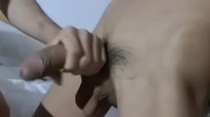直男精瘦大鸡巴被吮吸