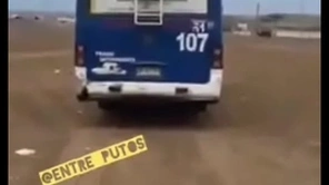 Espiando al chófer