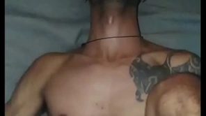 Fiz o novinho magrinho sofrer na pica pedindo pra parar davi lobo