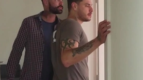 O corretor de imóveis me fodeu gostoso