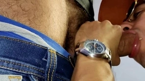 Hardly ever me termine de desvestir y me recibió en cuatro, scrub su chocho pujador y peludo, dispuesto a recibir mucha verga