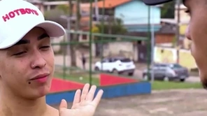 Amigos fodendo o novinho safado