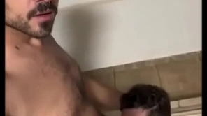 Esse safado mamou gostoso
