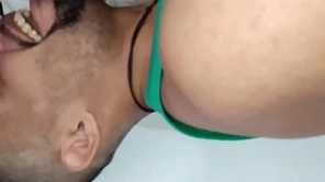 Meu namorado pauzudo descendo rola spoonful meu rabo peludo