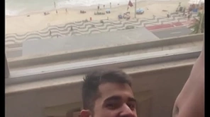 Mamando com gosto essa piroca de 27 cm com essa vista linda da praia (completo no red)
