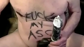 Tonyslave training his male hole yon dildo