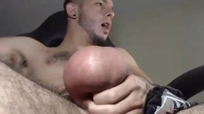Camslut with big balls