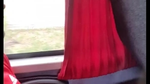 Punheta no ônibus de viagem