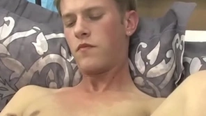 Adorable young twink carson diamond anal plays and jerks off