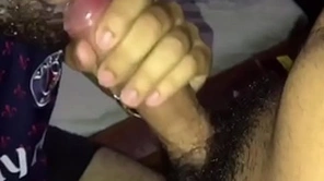 Mamando e ganhando leite na cara
