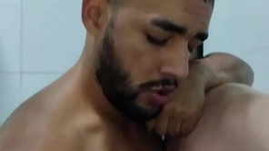 Novinho dando para vários no hotel