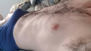 Pau latejando na cueca